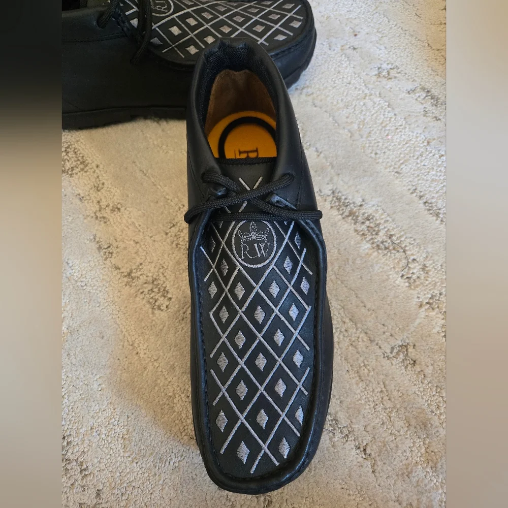 REYWELT, NWOB, Black Leather Men's Shoes, Sz. 9